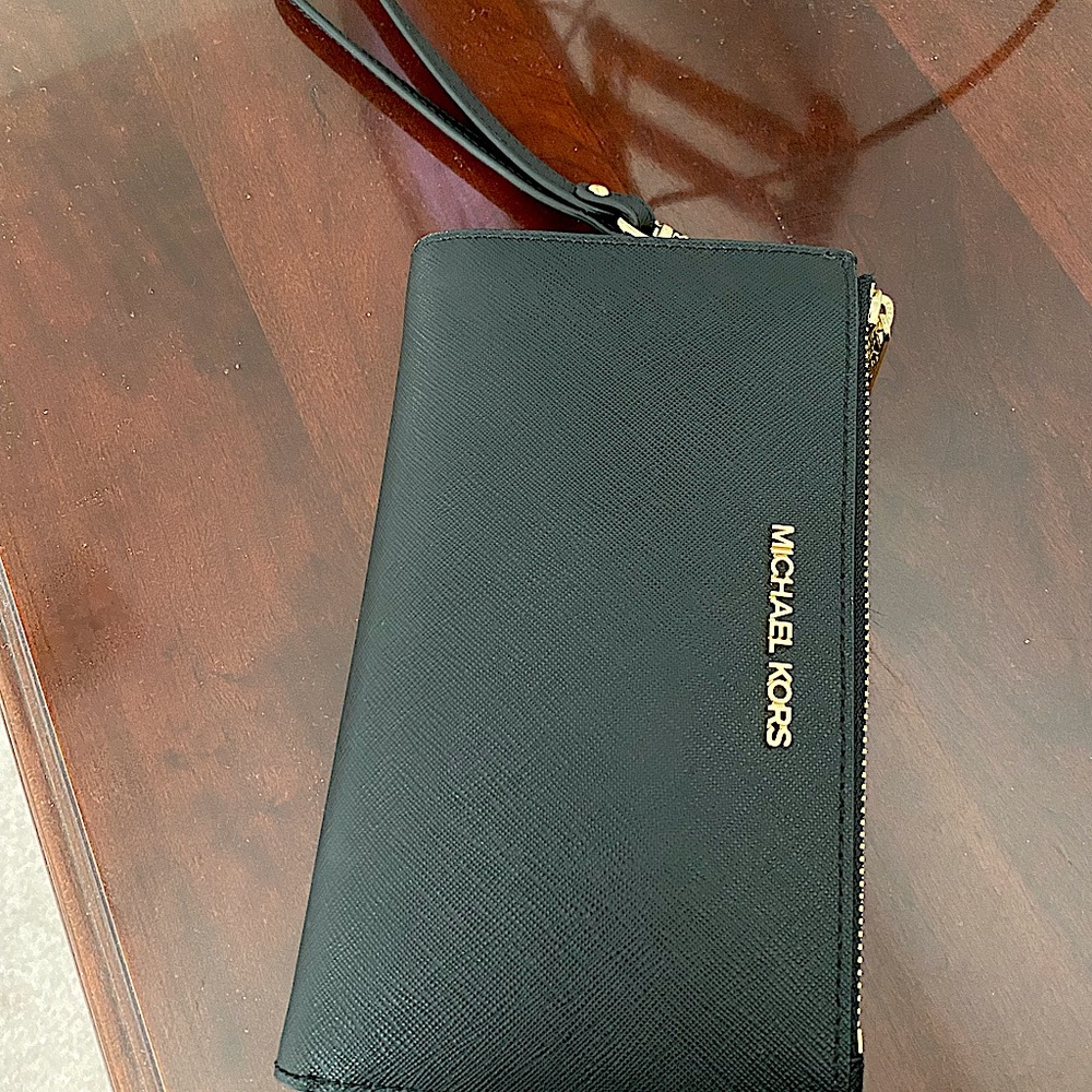 Michael Kors Wristlet